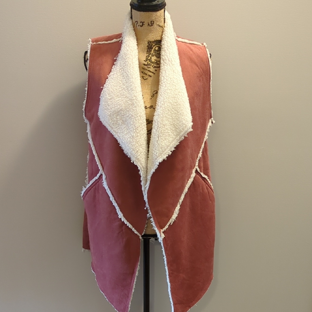 LuLaRoe Women's Vest with Sherpa Lining - Rose and Cream